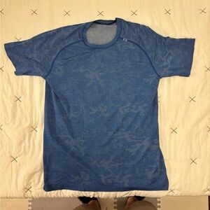 Lulu lemon men’s blue camo shirt